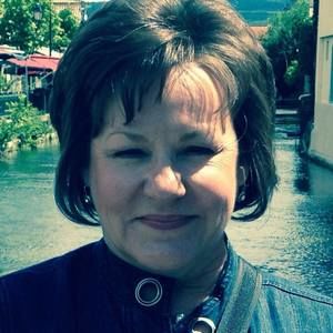 Meet your Posher, Suzanne